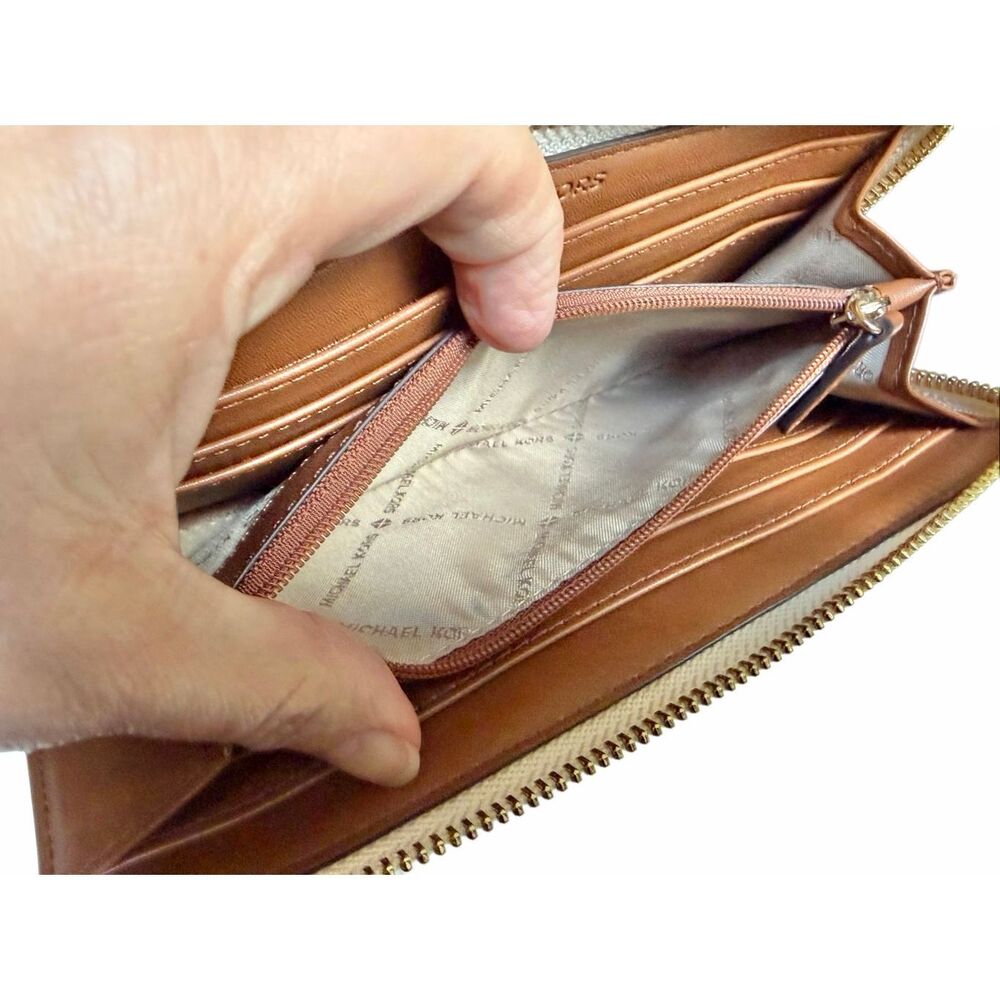 Michael Kors Large Continental Wallet - Cream/Beige - Gold Hardwear - Picture 6 of 6